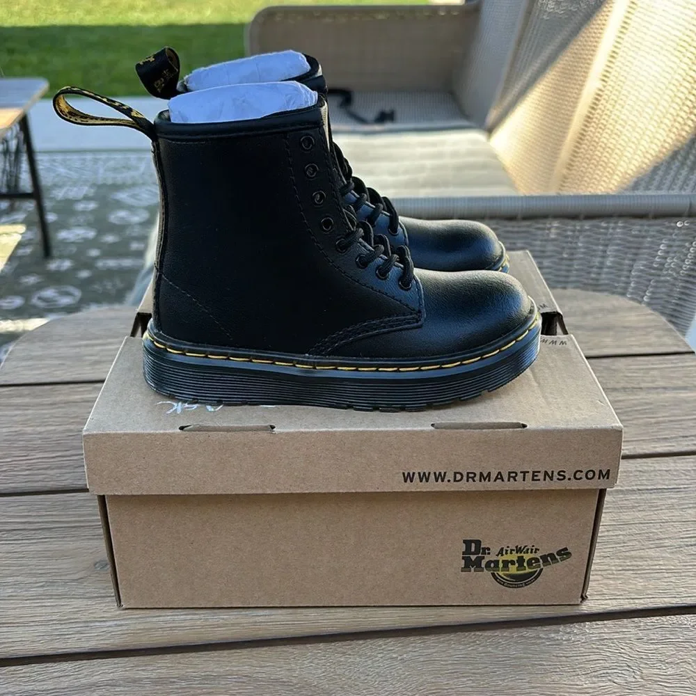 Dr. Martens Zavala Black Lace-Up combat Boots kids size US 9 new in box goth
